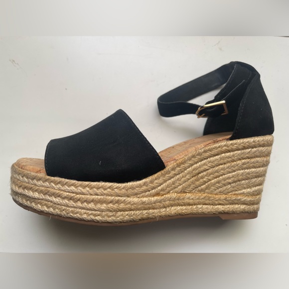 Womens Flat Wedge Sandals with Adjustable Strap Size 37 - VEGAN Call It Spring - Picture 2 of 3